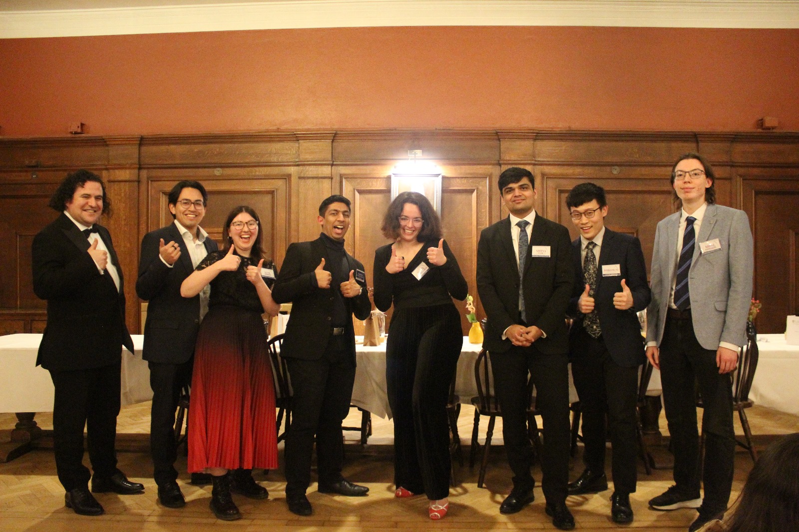 Oxford Physics Summit buluşmasının ardından grup fotoğrafı.